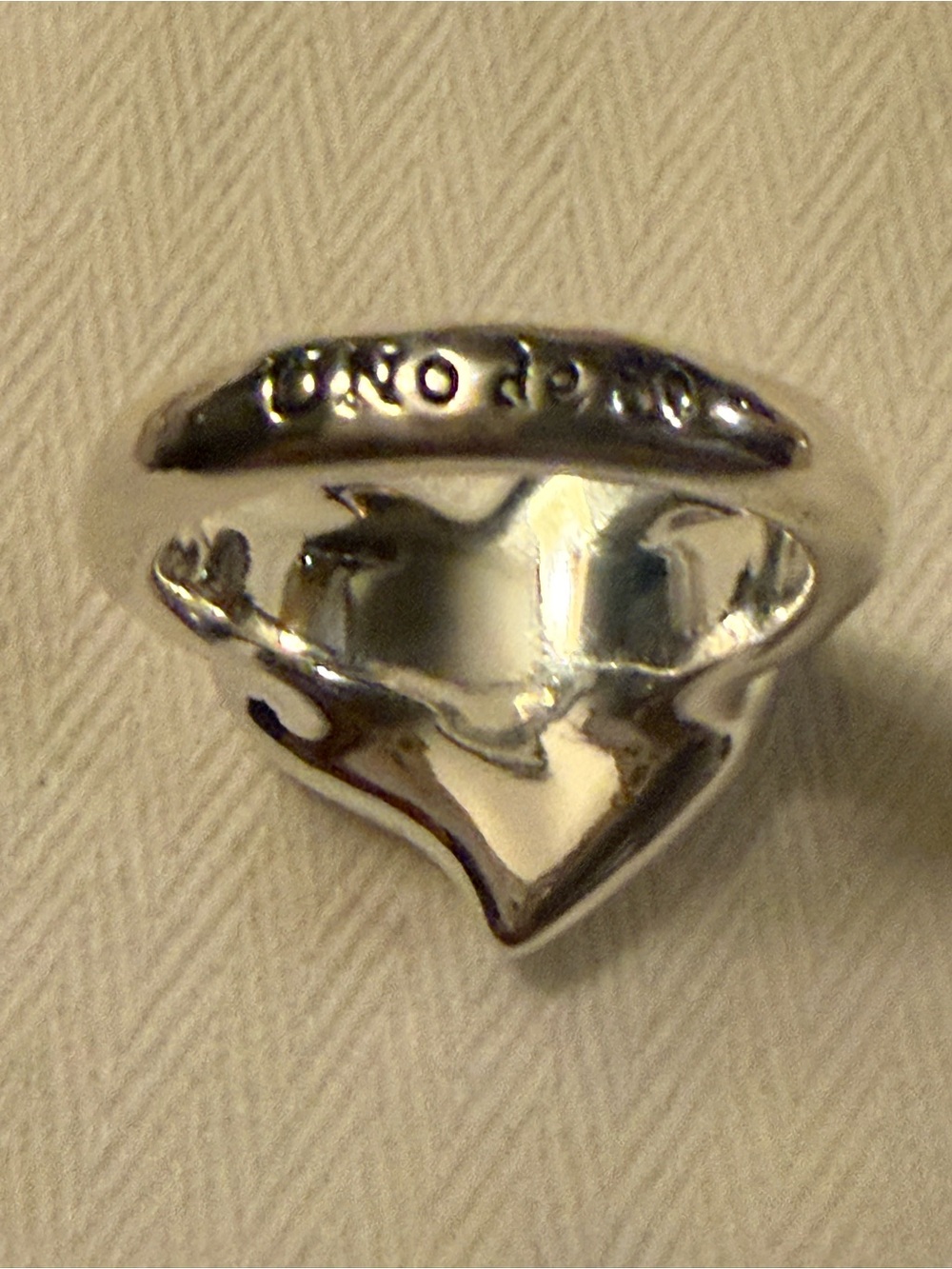 UNO de 50 Silver Heart Ring - Picture 5 of 6